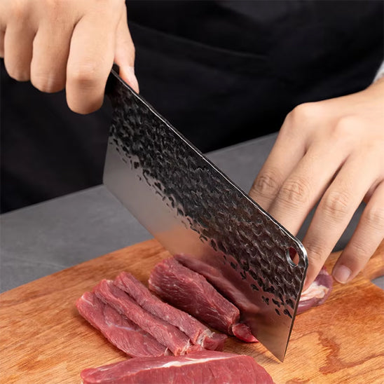 couteau-japonais-personne-qui-coupe-du-boeuf