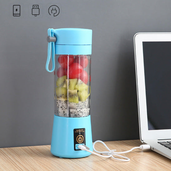 mini-mixeur-bleu-qui-se-fait-charger