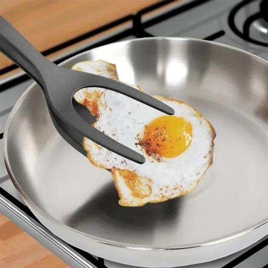 Spatule-de-cuisine-2-en-1-oeuf