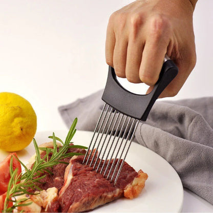 coupes-legumes-planter-dans-un-morceau-de-boeuf-dans-une-assiette