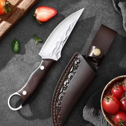 couteau-de-cuisine-avec-etui-sur-table