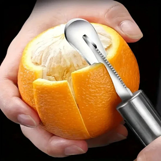 econome-qui-epluche-orange