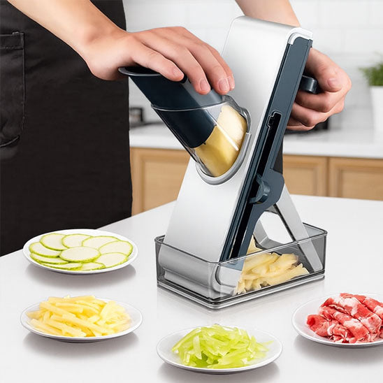 mandoline-cuisine-personne-qui-tranche-une-patate-avec-legume-trancher-autour