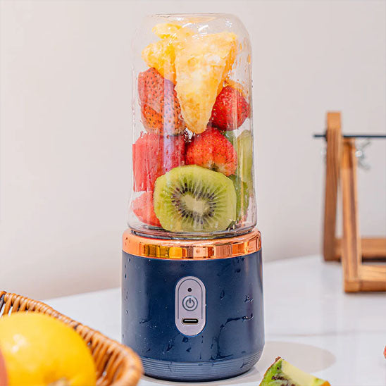 mini-mixeur-avec-fruit-a-l-interieur
